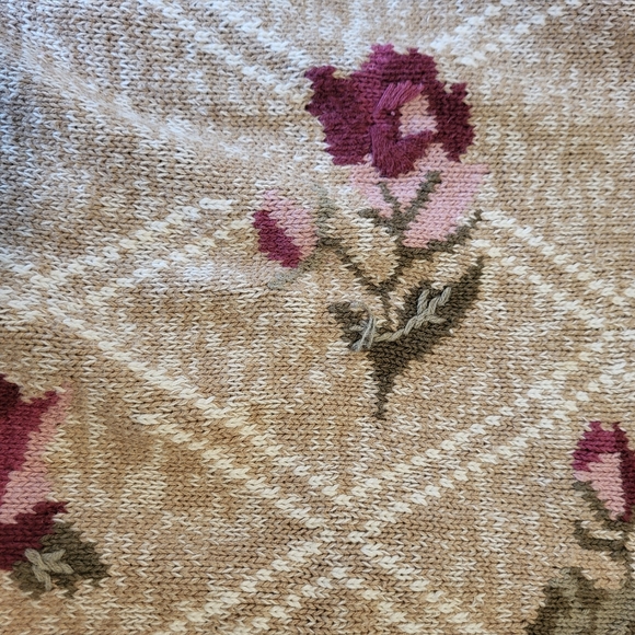 Vintage Chrysantheme Tan and Roses Women's Sweater - Picture 4 of 7